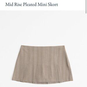 Abercrombie Mid Rise Pleated Mini Skort